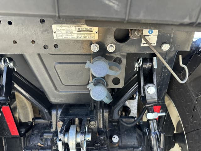 Image of New Holland Workmaster 35 equipment image 4