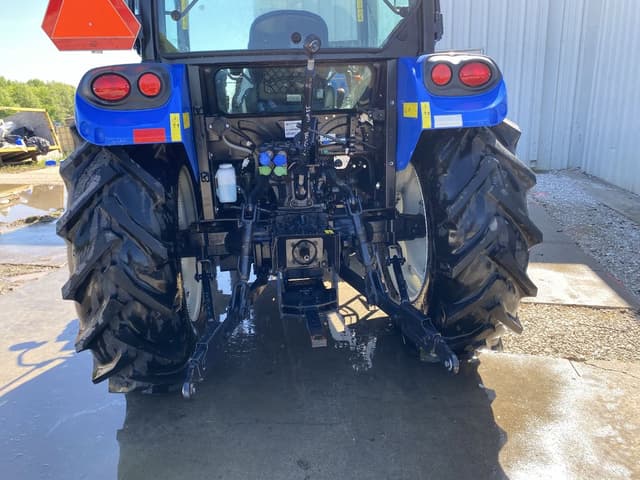 Image of New Holland Workmaster 55 equipment image 4