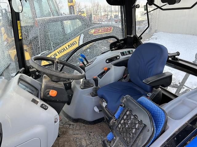 Image of New Holland Workmaster 75 equipment image 4