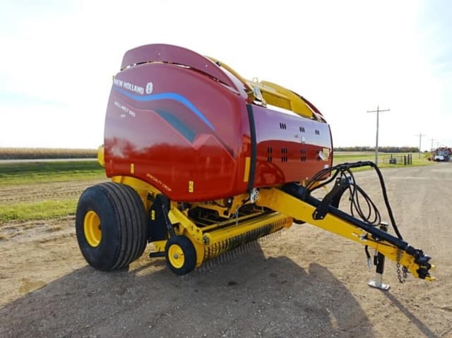 Image of New Holland RB560 equipment image 2