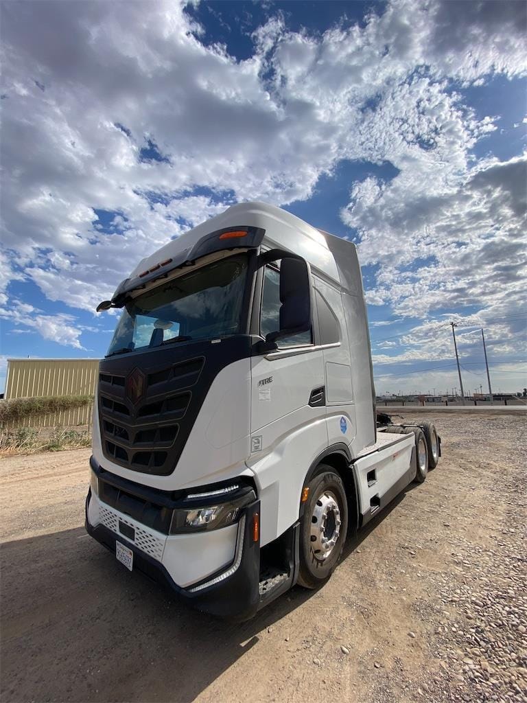 2022 Nikola TRE Equipment Image0