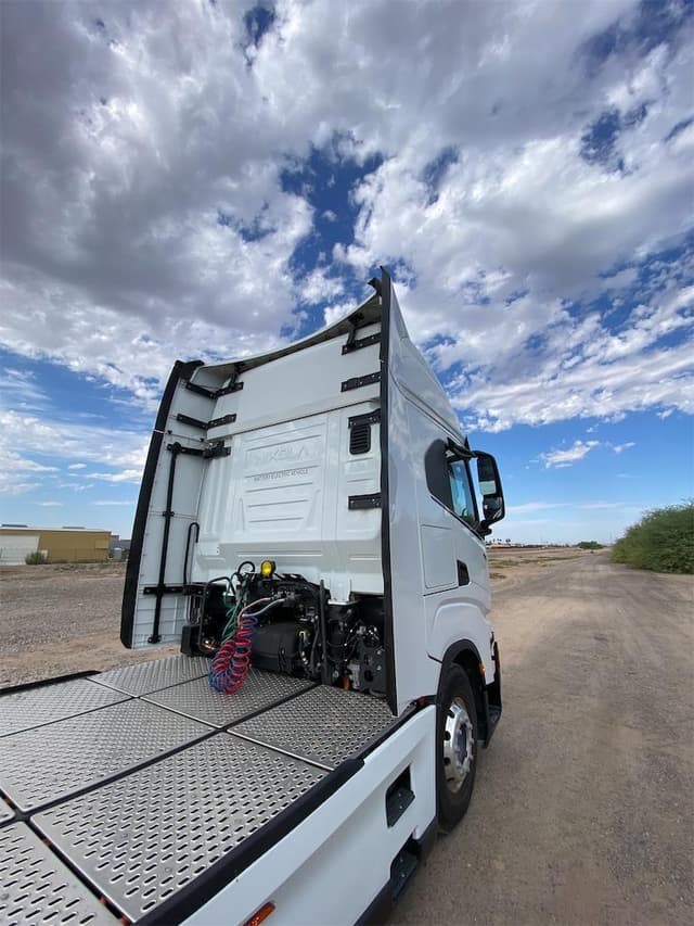 Image of Nikola TRE equipment image 4