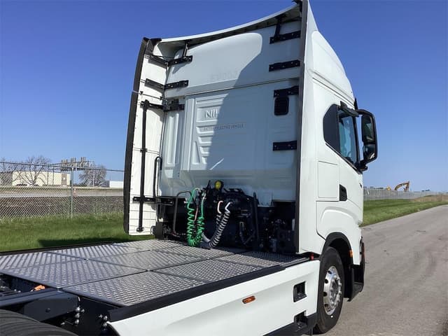 Image of Nikola TRE equipment image 3