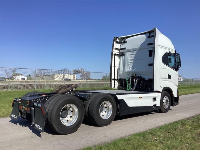 Image of Nikola TRE equipment image 4