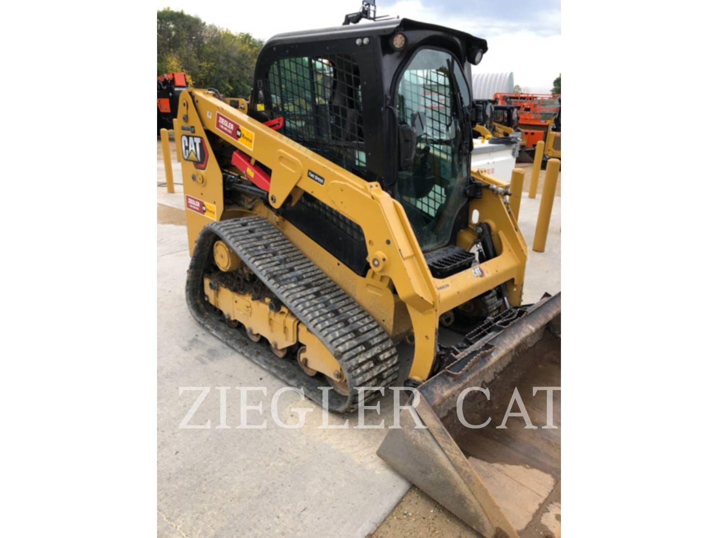 2022 Caterpillar 239D3 Equipment Image0