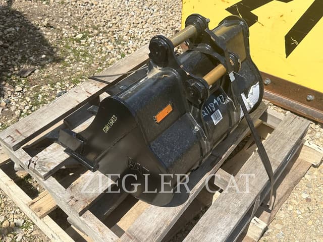 Image of Caterpillar Bucket equipment image 3