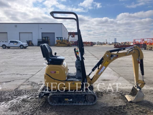 Image of Caterpillar 300.9D equipment image 2