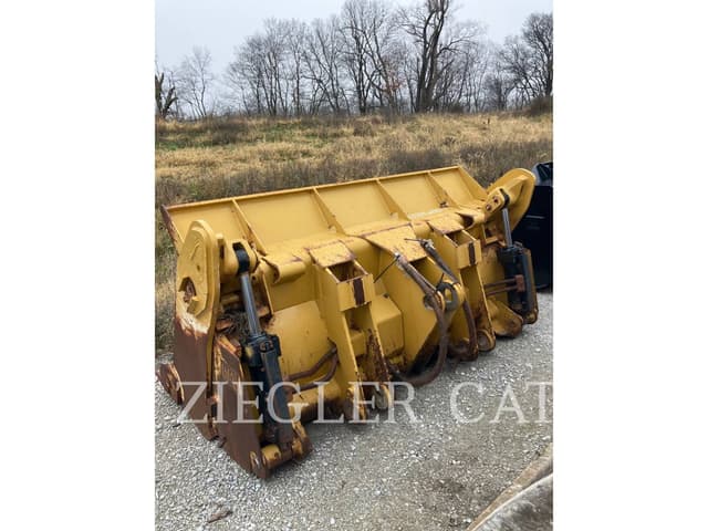 Image of Caterpillar Bucket equipment image 3