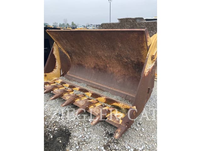 Image of Caterpillar Bucket equipment image 1