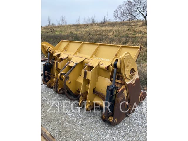 Image of Caterpillar Bucket equipment image 2