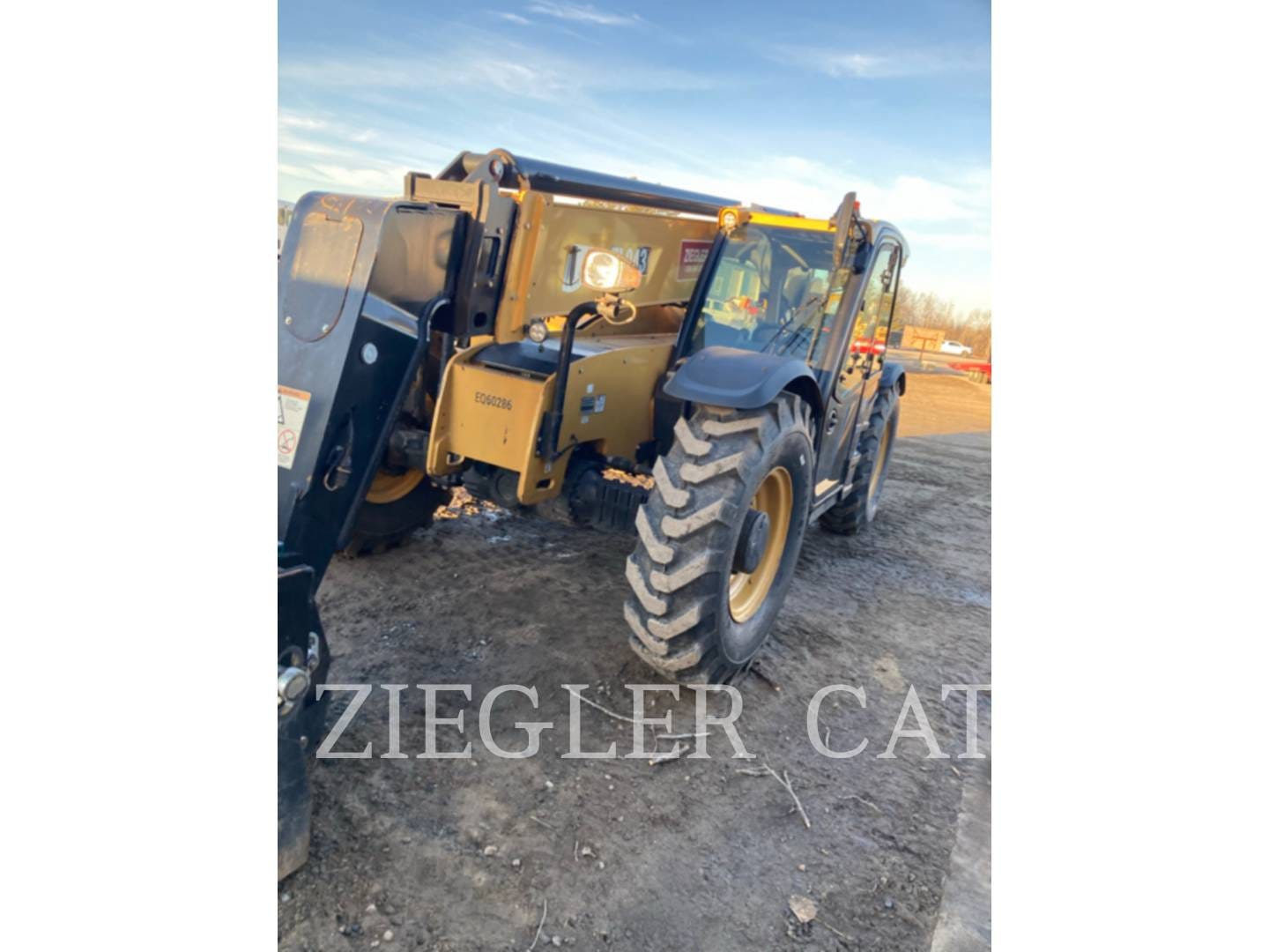 2022 Caterpillar TL943 Equipment Image0