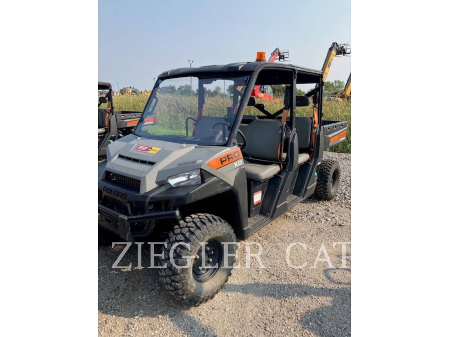 2022 Polaris Pro XD Crew 4000D Equipment Image0