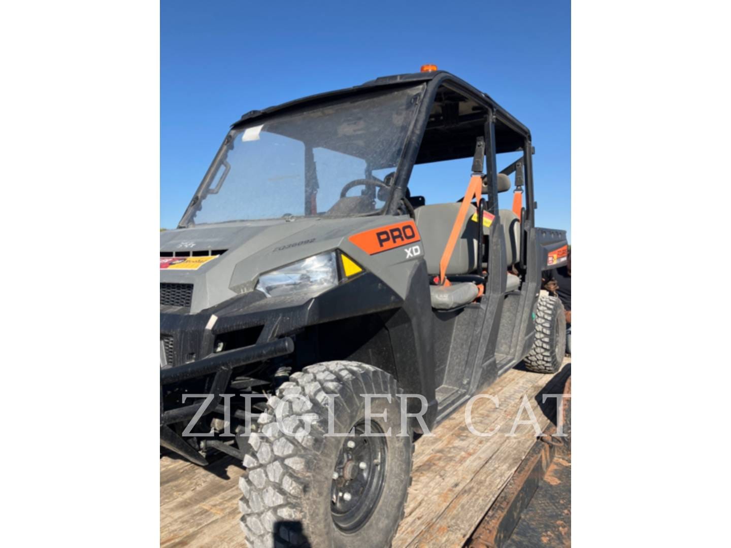 2022 Polaris Pro XD Crew 4000D Equipment Image0