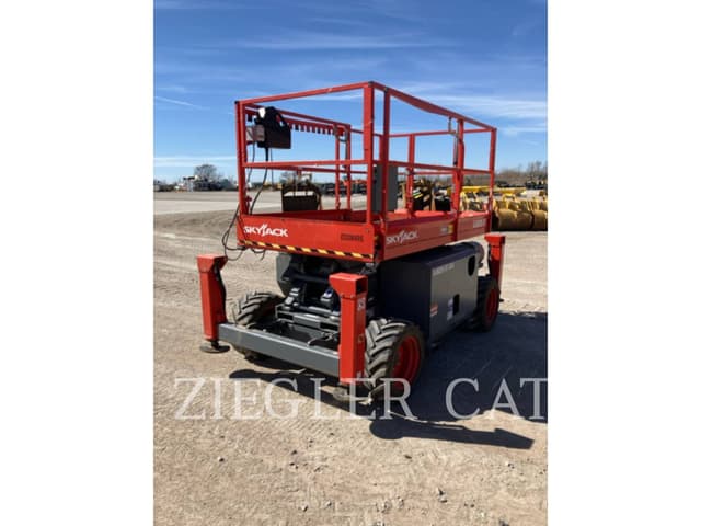 Image of Sky Jack SJ6826RT equipment image 3