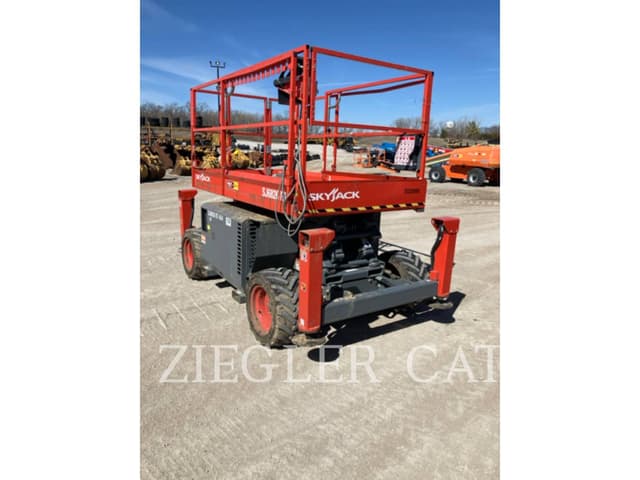 Image of Sky Jack SJ6826RT equipment image 2