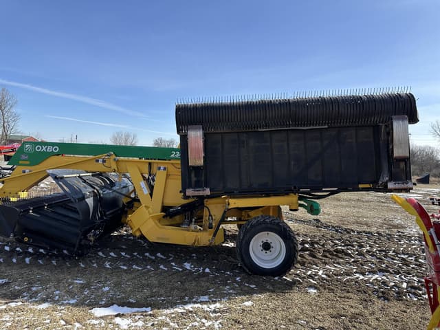 Image of Oxbo 2340 equipment image 1