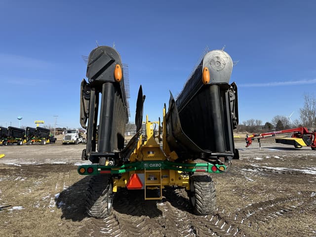 Image of Oxbo 2340 equipment image 3