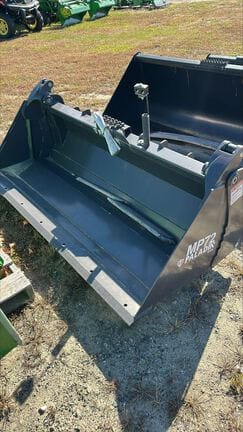 2022 Paladin 4IN1 Bucket Equipment Image0