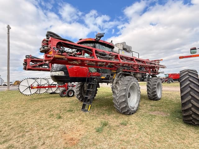 Image of Case IH Patriot 4440 equipment image 2