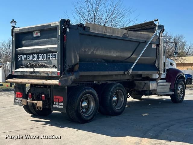 Image of Peterbilt 348 equipment image 4