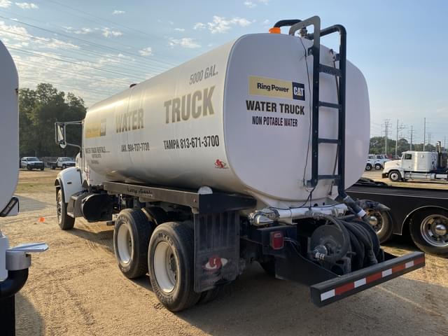 Image of Peterbilt 348 equipment image 1