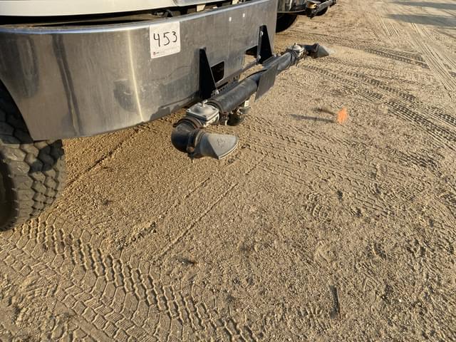 Image of Peterbilt 348 equipment image 4