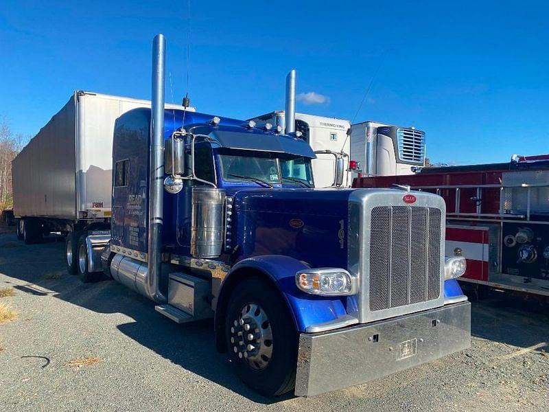 Image of Peterbilt 389 Primary image