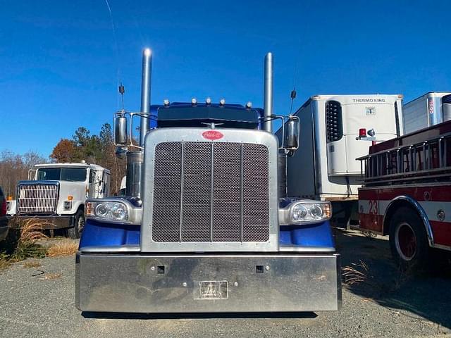 Image of Peterbilt 389 equipment image 4