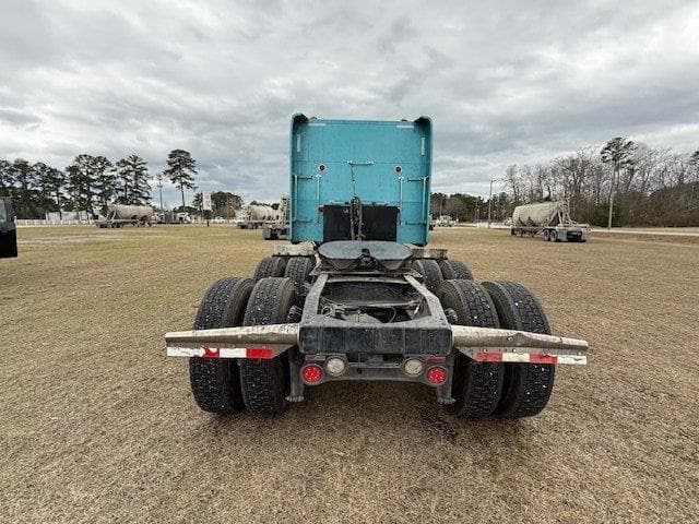 Image of Peterbilt 389 equipment image 3