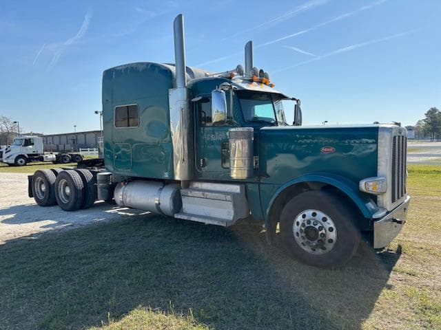 Image of Peterbilt 389 equipment image 2