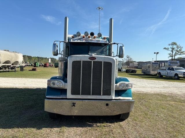 Image of Peterbilt 389 equipment image 1