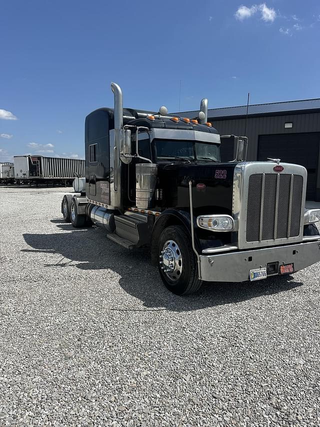 Image of Peterbilt 389 equipment image 1