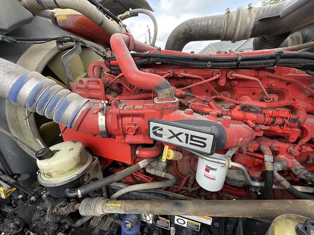 Image of Peterbilt 389 equipment image 4