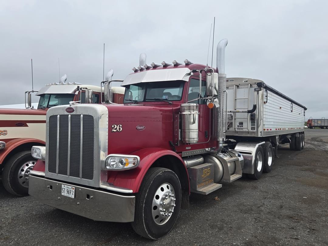 Image of Peterbilt 389 Primary Image