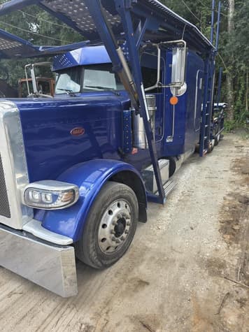 Main image Peterbilt 389
