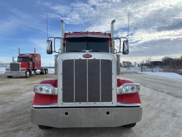 Image of Peterbilt 389 equipment image 1