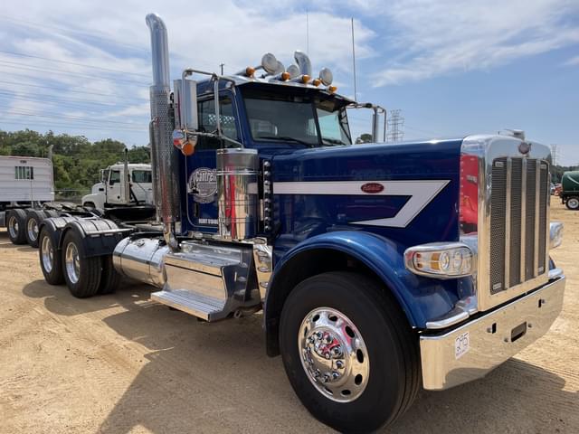Image of Peterbilt 389 equipment image 3