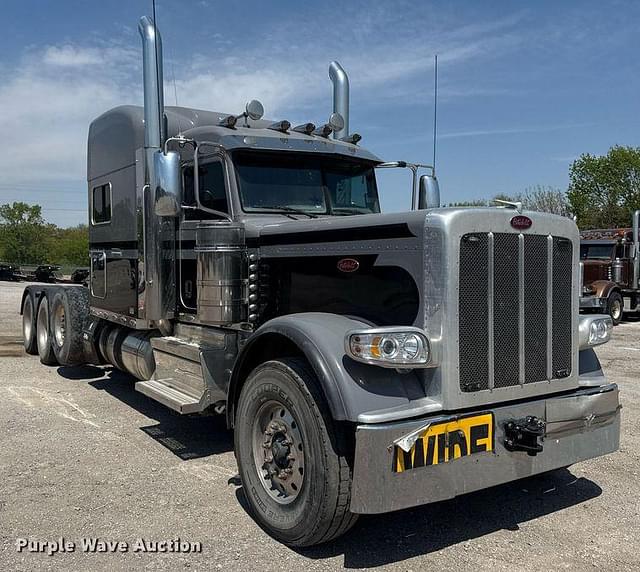 Image of Peterbilt 389 equipment image 2