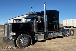 2022 Peterbilt 389 Image