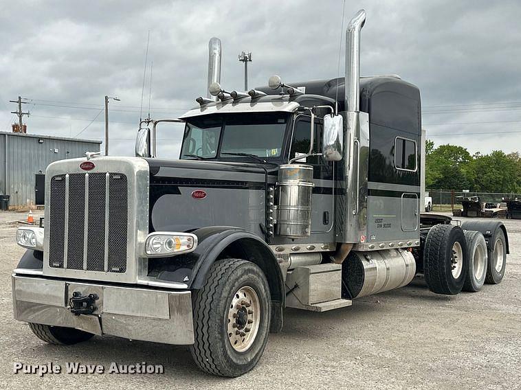 Image of Peterbilt 389 Primary image