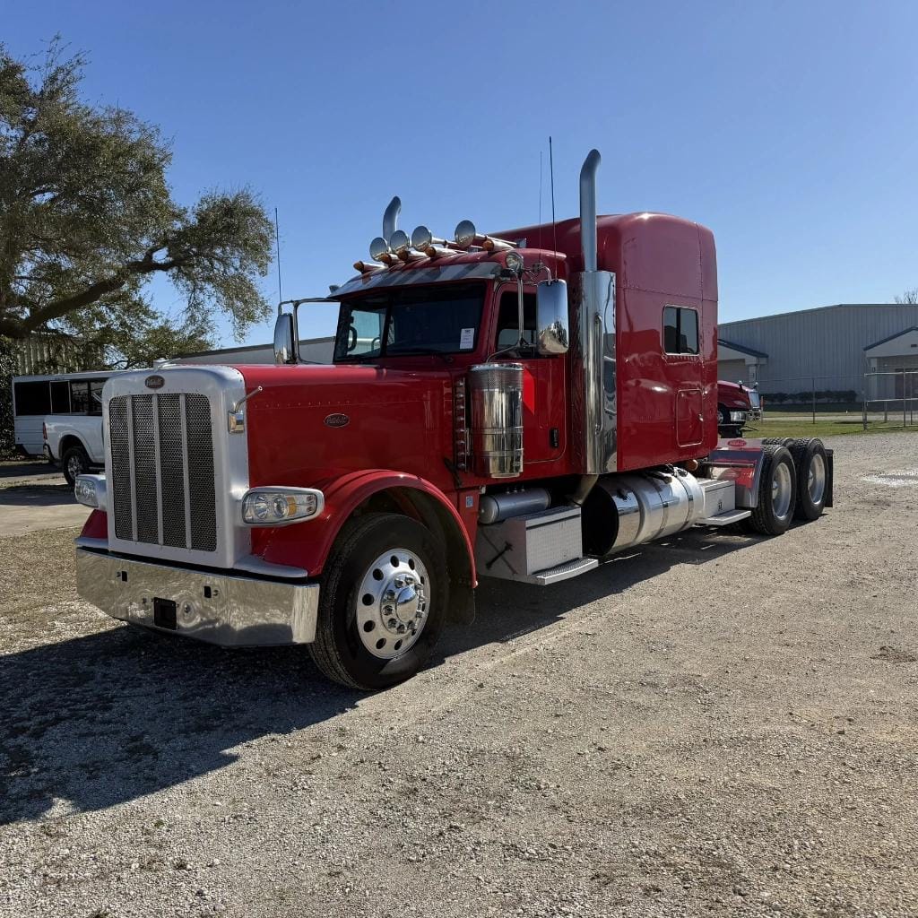 2022 Peterbilt 389 Equipment Image0