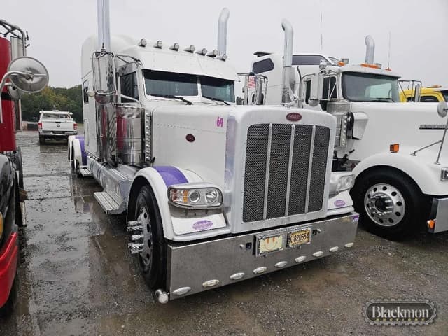 Image of Peterbilt 389 equipment image 2
