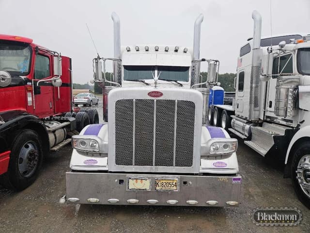 Image of Peterbilt 389 equipment image 1