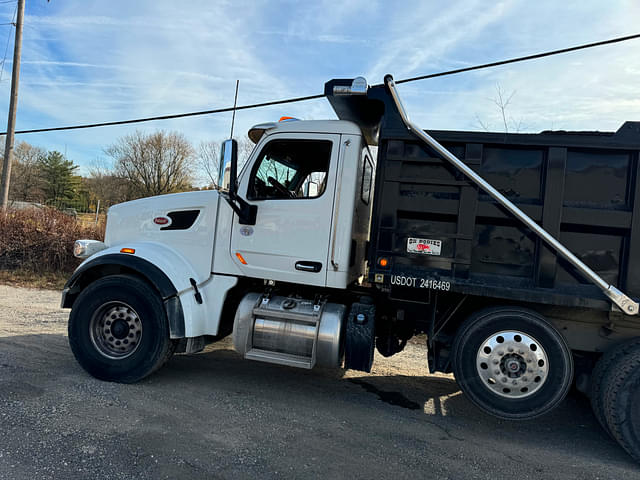 Image of Peterbilt 567 equipment image 2