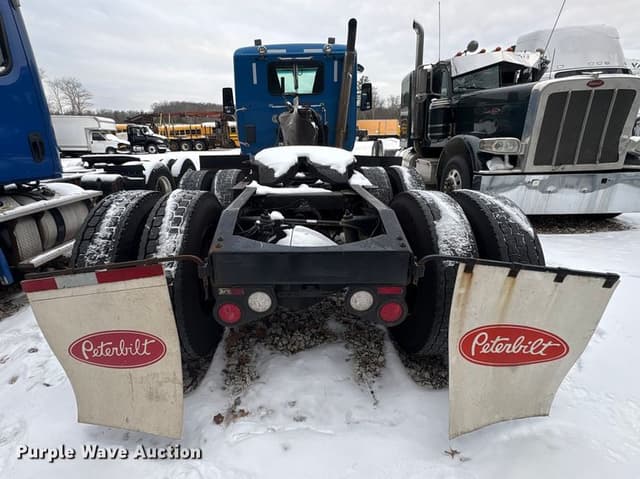 Image of Peterbilt 567 equipment image 4