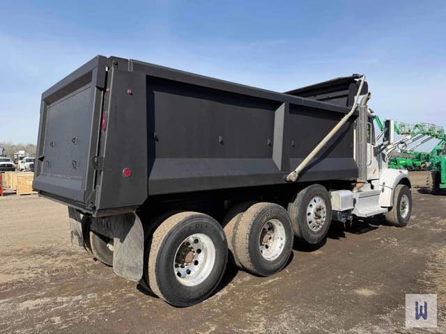 Image of Peterbilt 567 equipment image 3