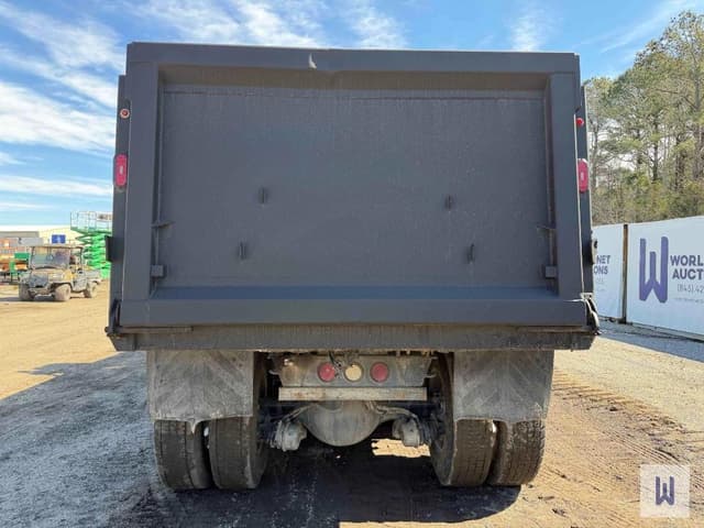 Image of Peterbilt 567 equipment image 4