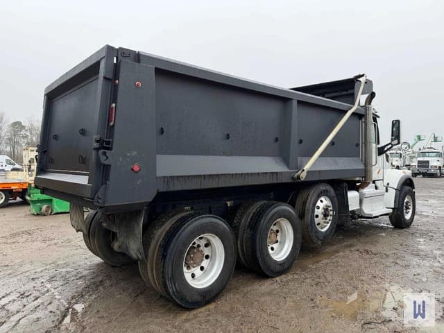 Image of Peterbilt 567 equipment image 3