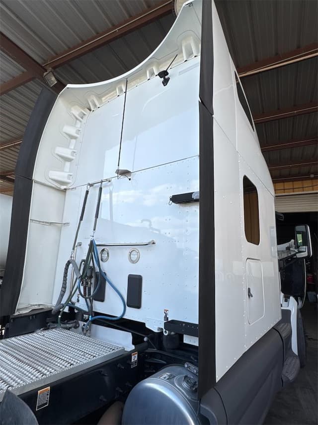 Image of Peterbilt 579 equipment image 4