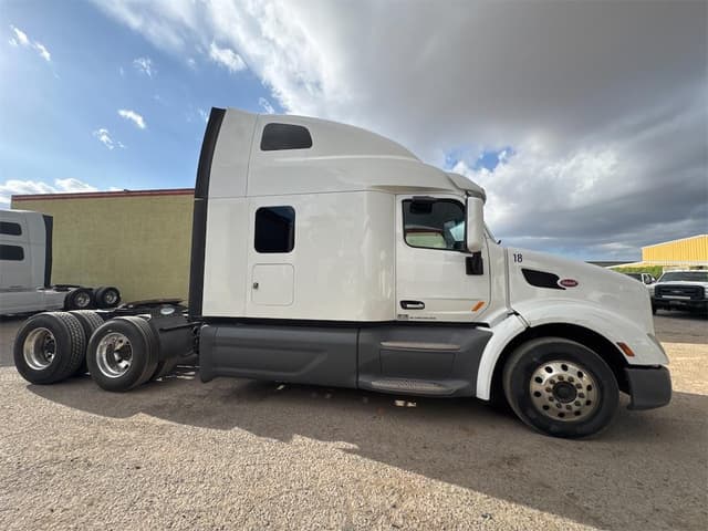 Image of Peterbilt 579 equipment image 3